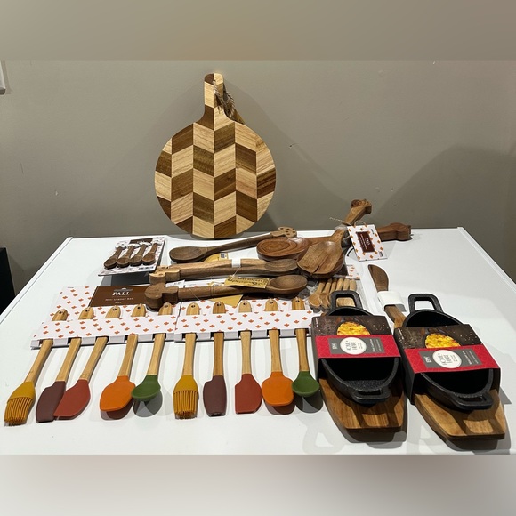 🌸NEW 25 Pieces Wood Kitchen tools from Hobby Lobby NWT. - Picture 1 of 14